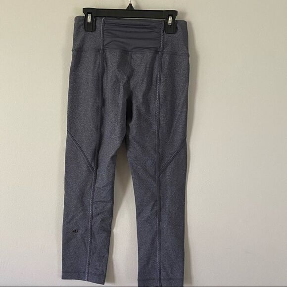 Lululemon Hi-Rise Grey Satin Seamed Crops EUC 4 - Picture 4 of 6